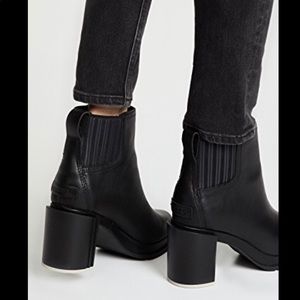 Sorel Margo Chelsea Boots size 7.5